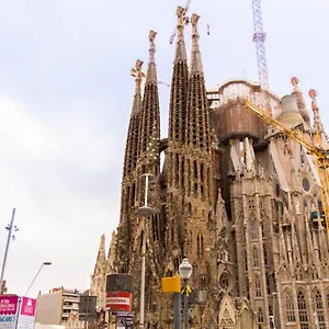 https://charm-apartment-sagrada-familia.catalonia-hotels.com