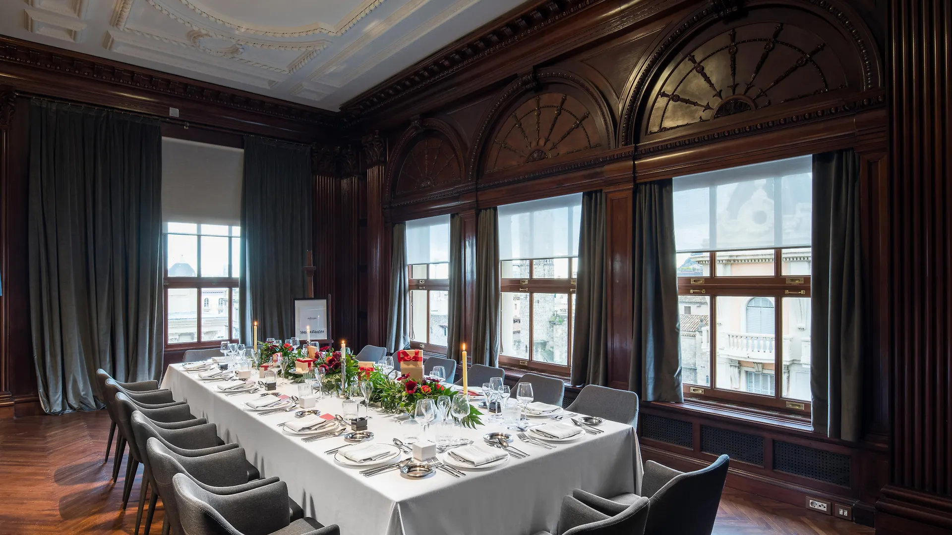 ברצלונה Grand Hotel Central, Small Luxury Hotels ספרד