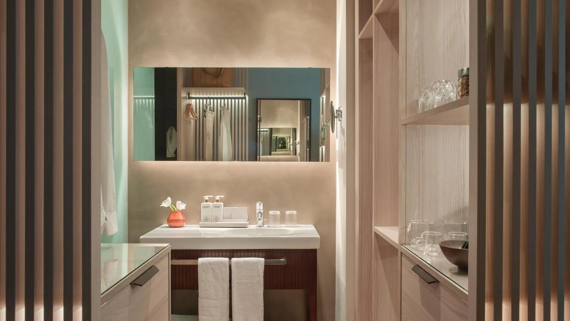 ברצלונה Grand Hotel Central, Small Luxury Hotels