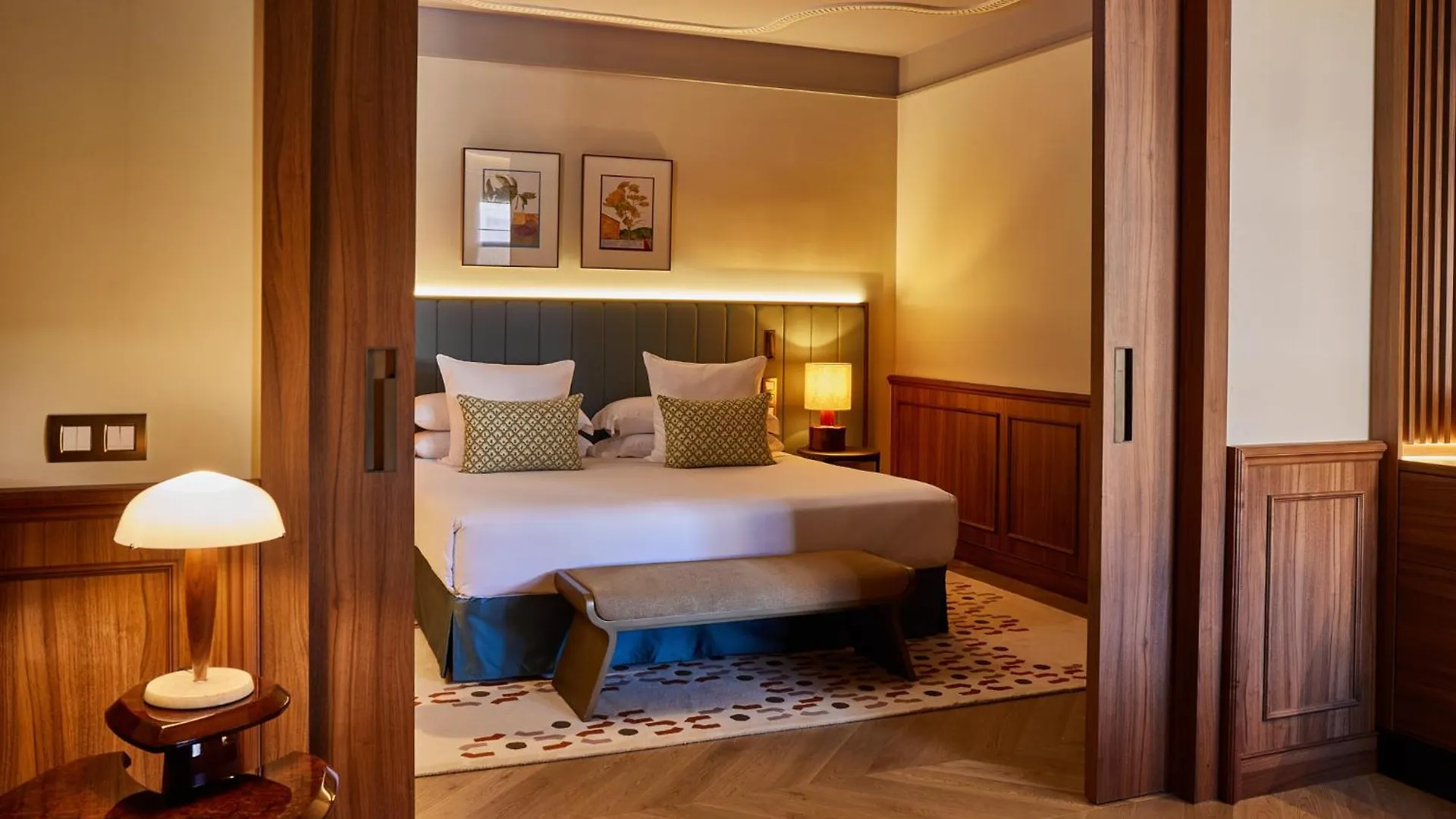 ברצלונה Grand Hotel Central, Small Luxury Hotels 5*,  ספרד